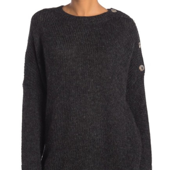 JARBO Sweaters - NWT JARBO Button Accent Pullover